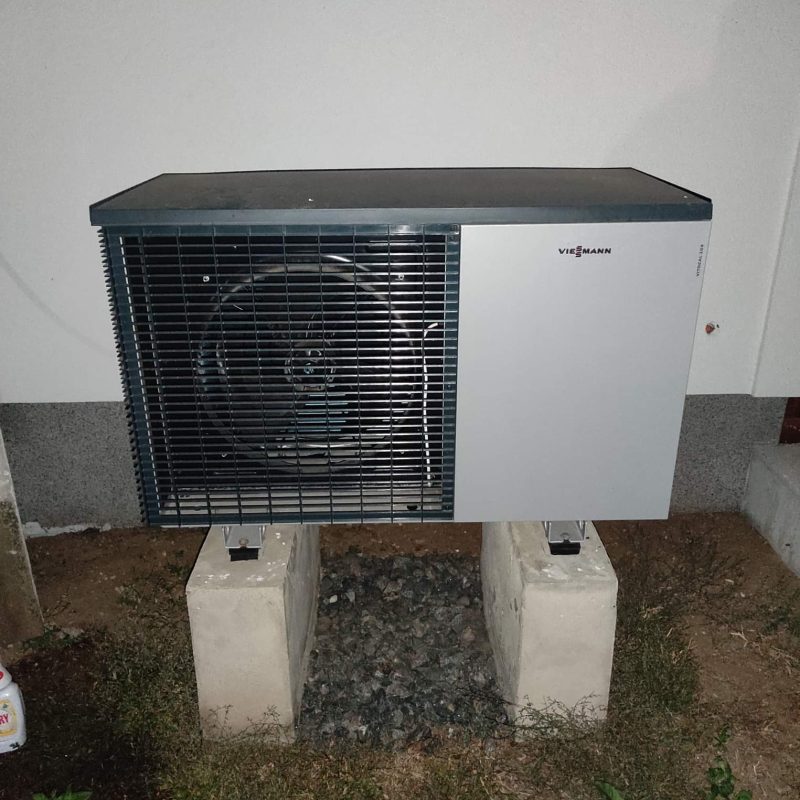 received_358762439805207-min
